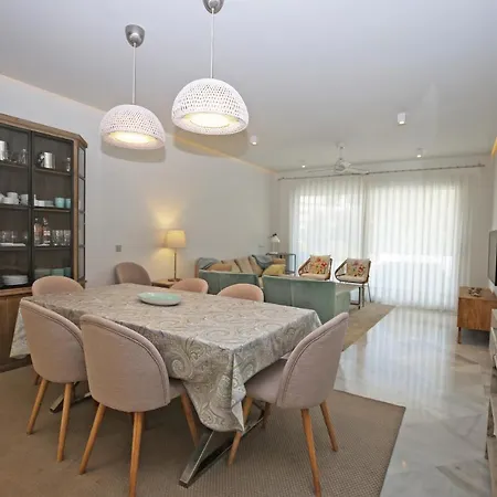 Alhambra Del Mar 3bed Apt